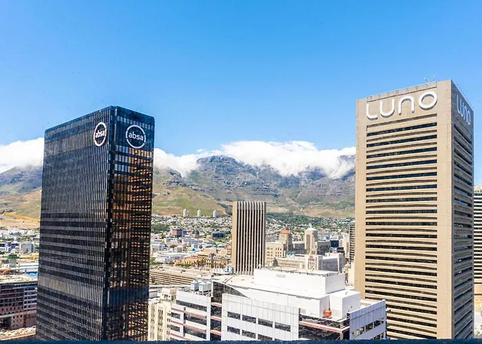 Stunning 1-Bedroom Apartment With Mountain Views
